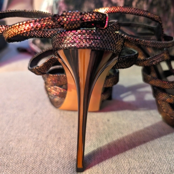 BCBG high heel strappy sandals. Leather 8.5 Metallic. SNAKESKIN. Never Worn. - Picture 6 of 7